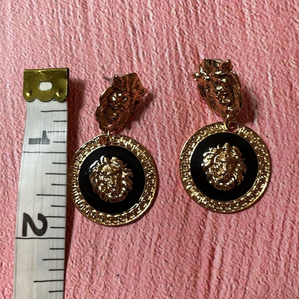 Sassy Studs Lion Drop Earrings - Picture 14 of 15